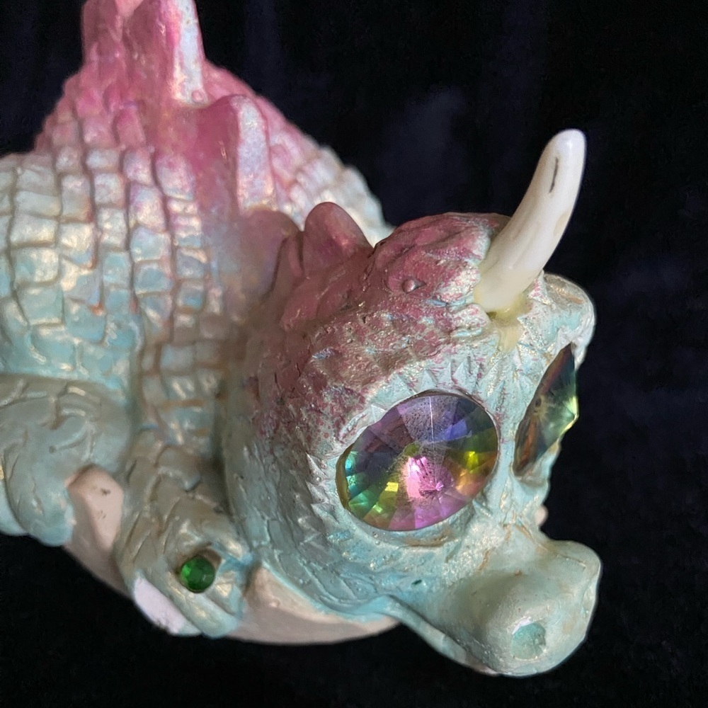 🖤 Stain Master ‘86 Baby Dragon in Egg Shell Figurine - Picture 7 of 13